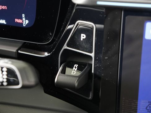 New 2026 Porsche Macan 4 Electric image 26