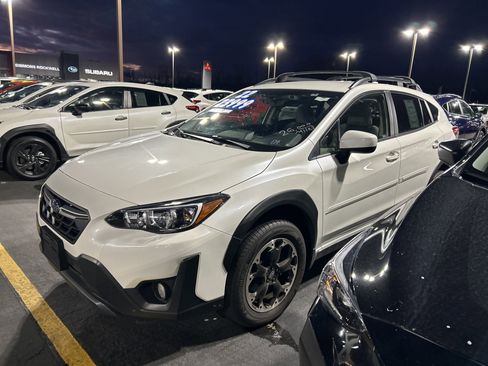 Used 2022 Subaru Crosstrek 2.0i Premium image 4