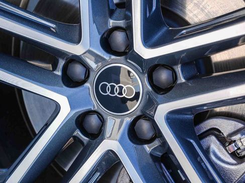 Used 2025 Audi Q5 Premium w/ Convenience Package AWD/4WD image 15