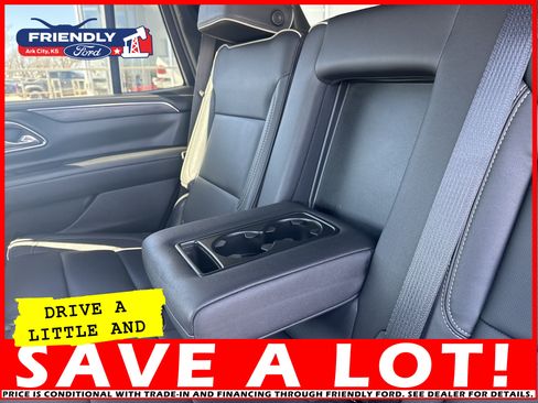 Used 2024 GMC Yukon SLT w/ SLT Premium Package image 20