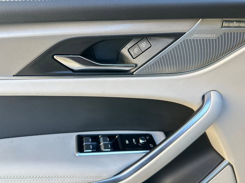 Used 2025 Jaguar F-PACE R-Dynamic S image 10