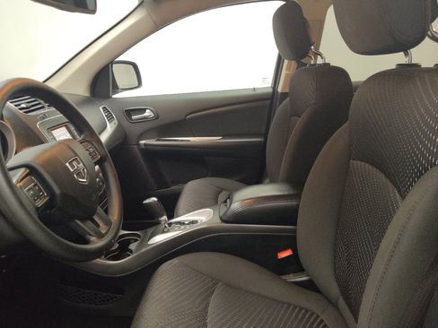 Used 2020 Dodge Journey SE FWD image 17