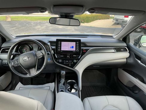 Used 2024 Toyota Camry SE w/ Cold Weather Package image 7