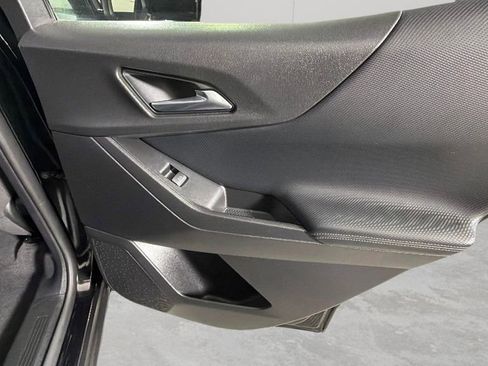 Certified 2025 Chevrolet Equinox LT w/ Safety and Technology Package FWD image 32