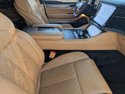 Used 2023 Jeep Grand Wagoneer Series III w/ Rear Seat Video Group 1 image 12