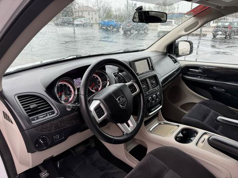 Used 2014 Dodge Grand Caravan SXT w/ Rear Park Assist Package image 15