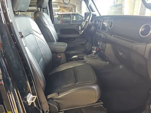 Certified 2022 Jeep Wrangler Unlimited Sahara w/ Cold Weather Group AWD/4WD image 5