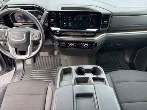 Used 2024 GMC Sierra 1500 SLE image 29