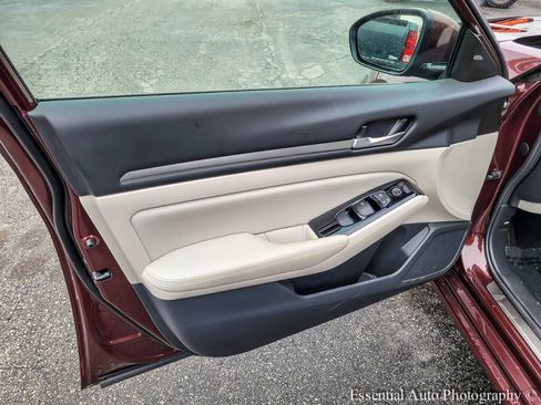 Used 2024 Nissan Altima 2.5 SL image 29