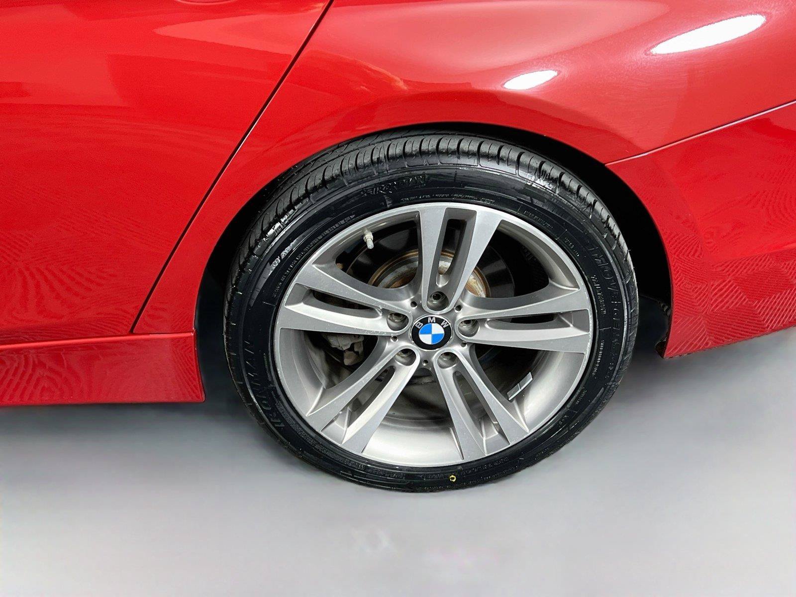 Used 2017 BMW 330i xDrive Sedan AWD/4WD image 33