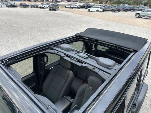 Certified 2022 Jeep Wrangler Unlimited Sport w/ Sun And Sound Package image 28