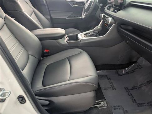 Used 2025 Toyota RAV4 XLE Premium image 19