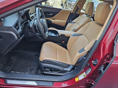 Used 2024 Lexus ES 350 w/ Premium Package FWD image 2