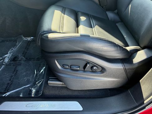Certified 2023 Porsche Cayenne image 25