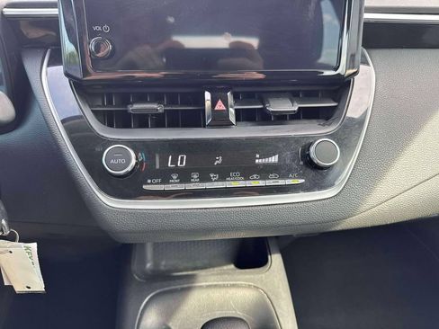Used 2024 Toyota Corolla LE FWD image 31