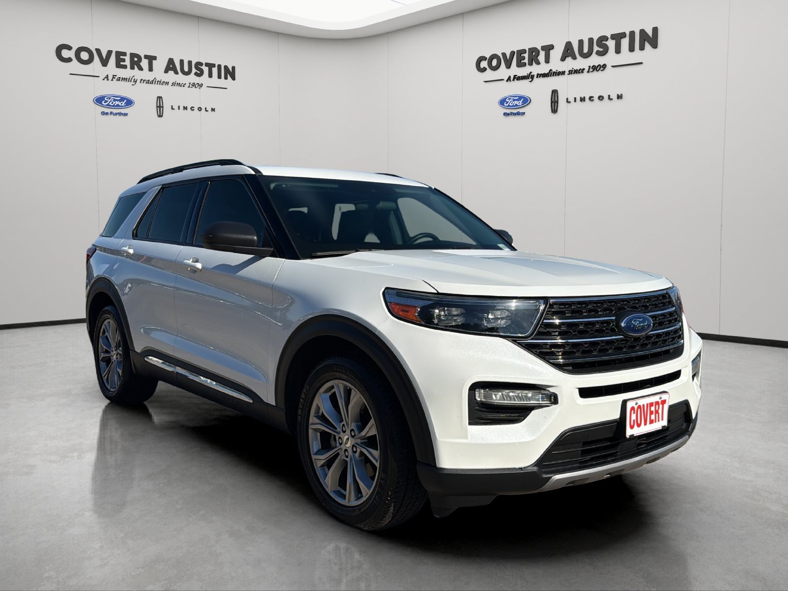 Used 2023 Ford Explorer XLT w/ Equipment Group 202A RWD image 7
