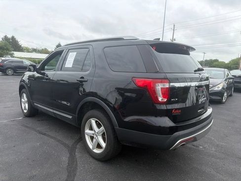 Used 2017 Ford Explorer XLT w/ Equipment Group 202A AWD/4WD image 5