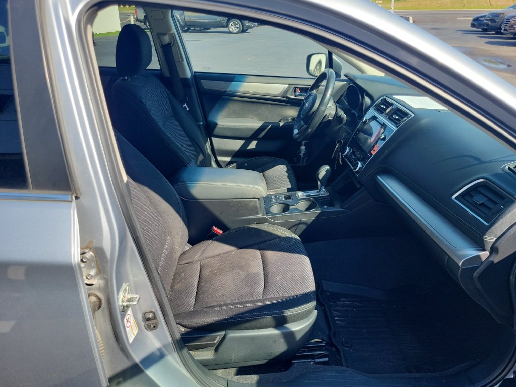 Used 2019 Subaru Outback 2.5i Premium w/ Popular Package #2 AWD/4WD image 11