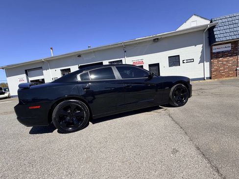Used 2014 Dodge Charger R/T w/ Blacktop Package image 44