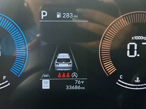 Certified 2025 Hyundai Tucson SEL image 12