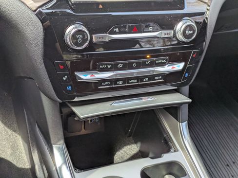 Certified 2022 Ford Explorer Limited w/ Equipment Group 301A image 22