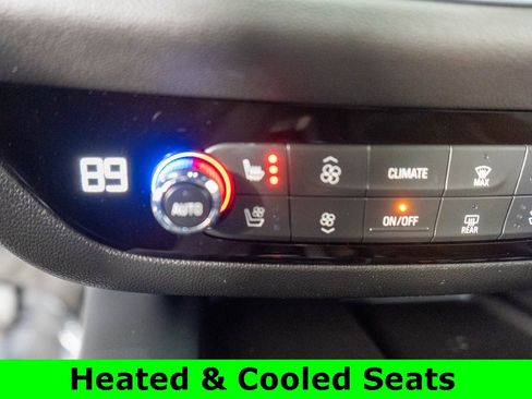 Used 2024 Buick Enclave Premium image 21