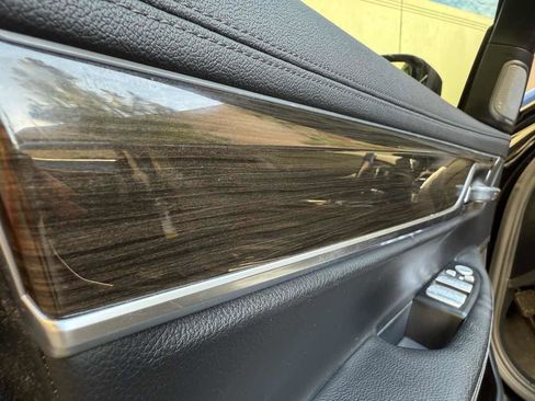 Used 2016 BMW 740i image 32