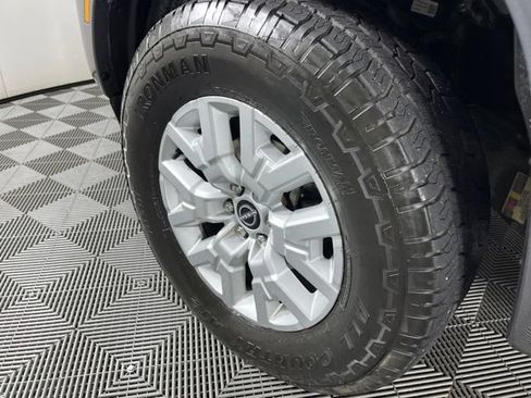 Used 2022 Nissan Frontier SV RWD image 14