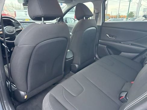 Used 2021 Hyundai Elantra Blue image 15