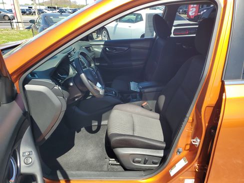 Certified 2020 Nissan Rogue SV image 14