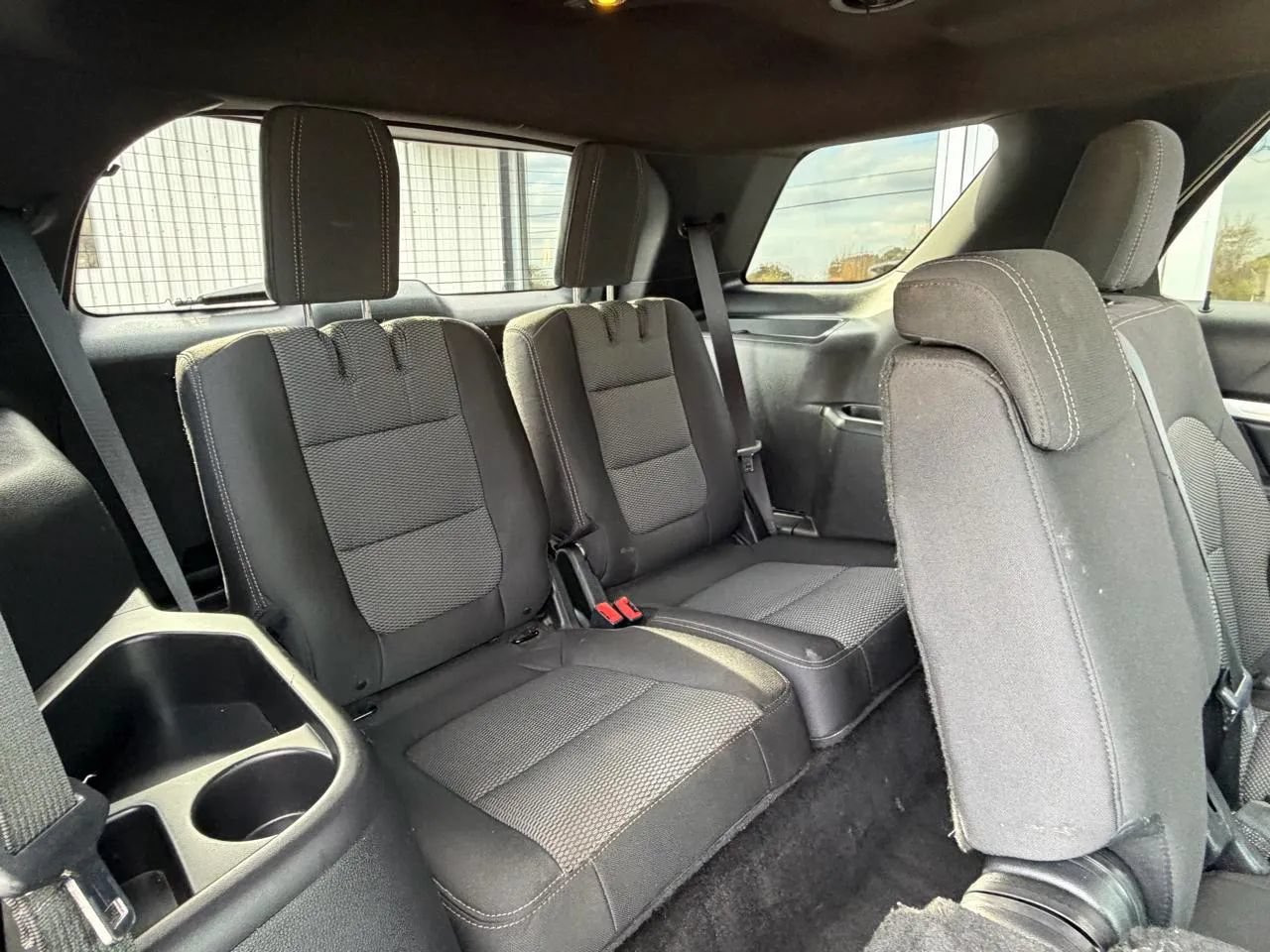 Used 2017 Ford Explorer XLT AWD/4WD image 28