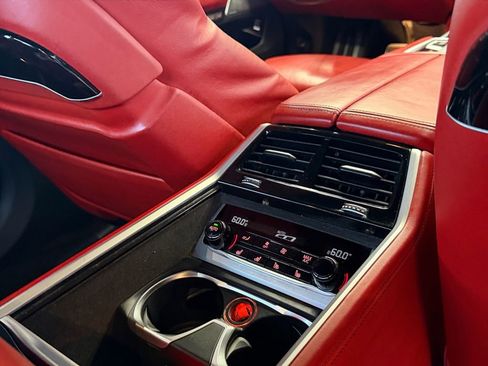 Used 2018 BMW M760i xDrive image 21