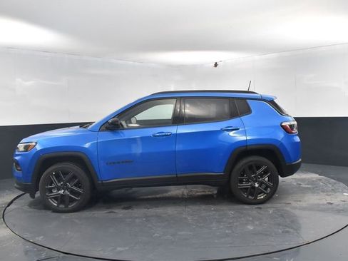 New 2026 Jeep Compass Latitude w/ Sun and Sound Group image 5