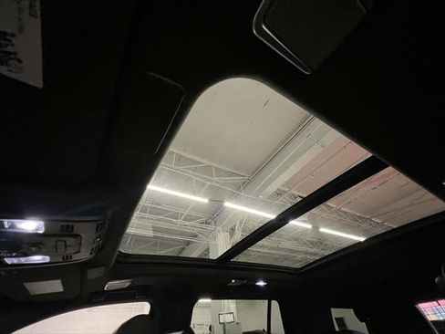 Used 2023 Cadillac Escalade Sport Platinum image 32