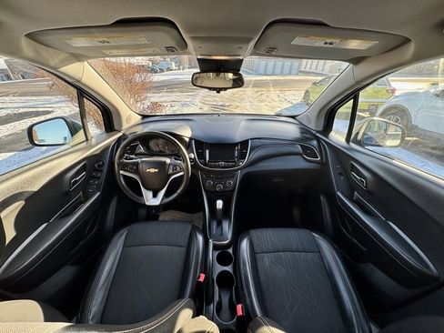 Used 2018 Chevrolet Trax LT w/ LT Convenience Package image 10