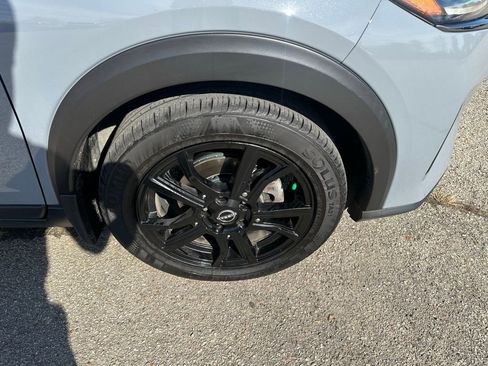 Used 2023 Nissan Kicks SR image 11