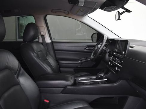 Used 2023 Nissan Pathfinder SV FWD image 29