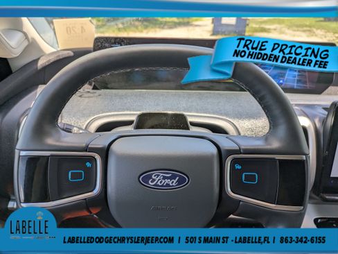 Used 2025 Ford Expedition Active AWD/4WD image 23