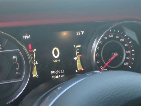 Certified 2022 Jeep Wrangler Unlimited Rubicon w/ Cold Weather Group image 32