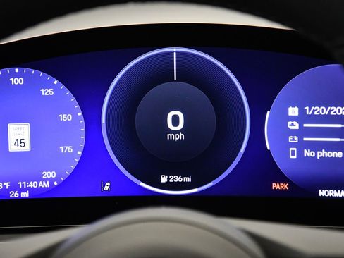 Certified 2025 Porsche Macan Electric image 27