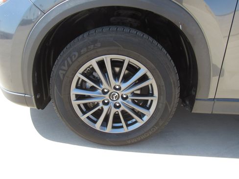 Used 2019 MAZDA CX-5 Touring FWD image 4