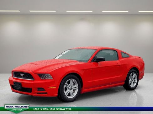 Used 2013 Ford Mustang Coupe image 4