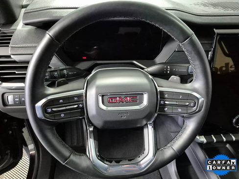 Used 2025 GMC Acadia Elevation image 11