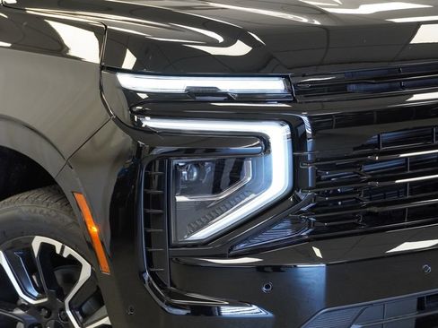 New 2026 Chevrolet Suburban RST w/ Comfort Package AWD/4WD image 9