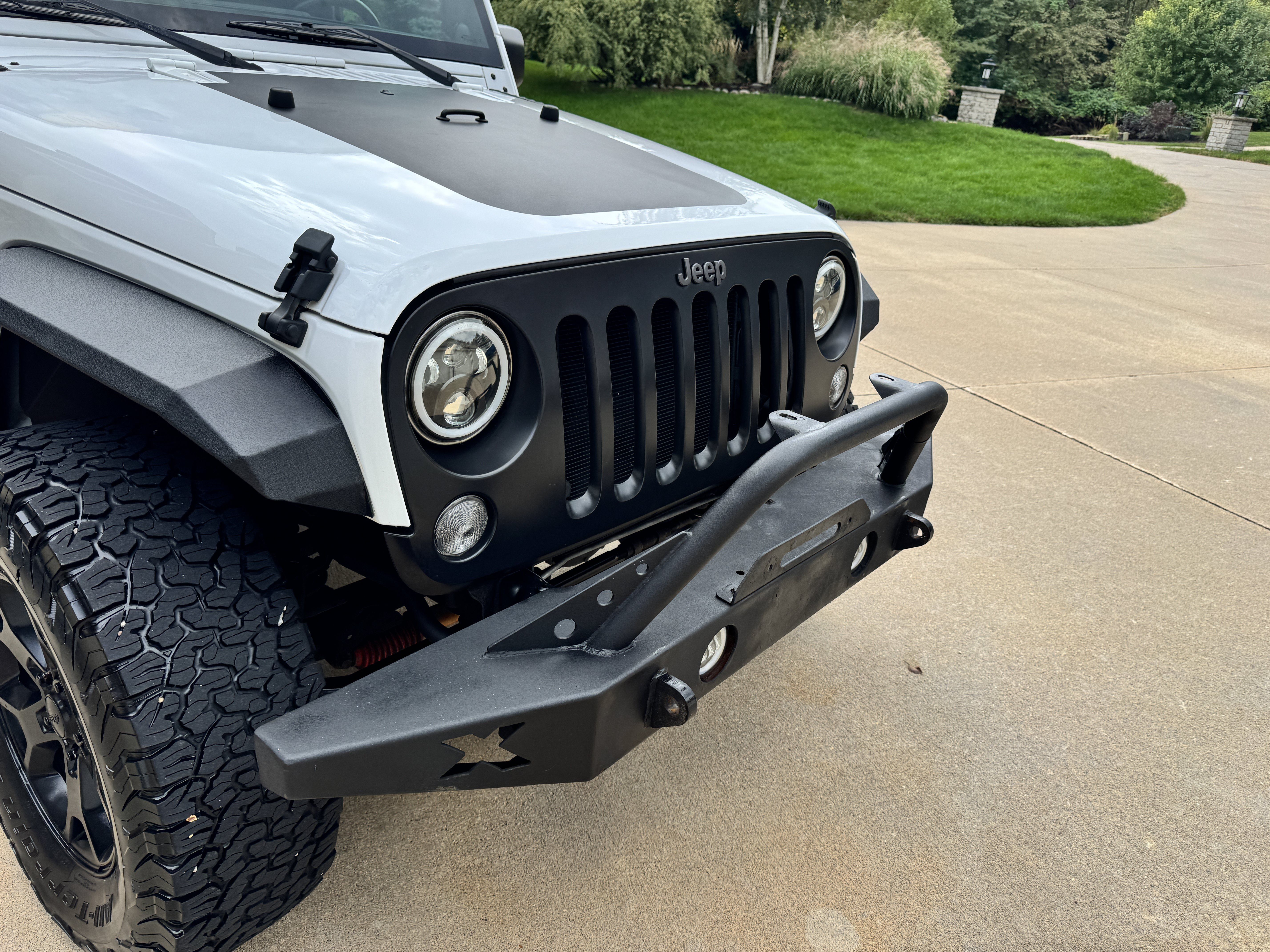 Used 2012 Jeep Wrangler Unlimited Sport AWD/4WD image 32