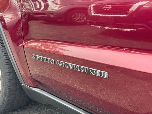 Used 2017 Jeep Grand Cherokee Limited AWD/4WD image 27
