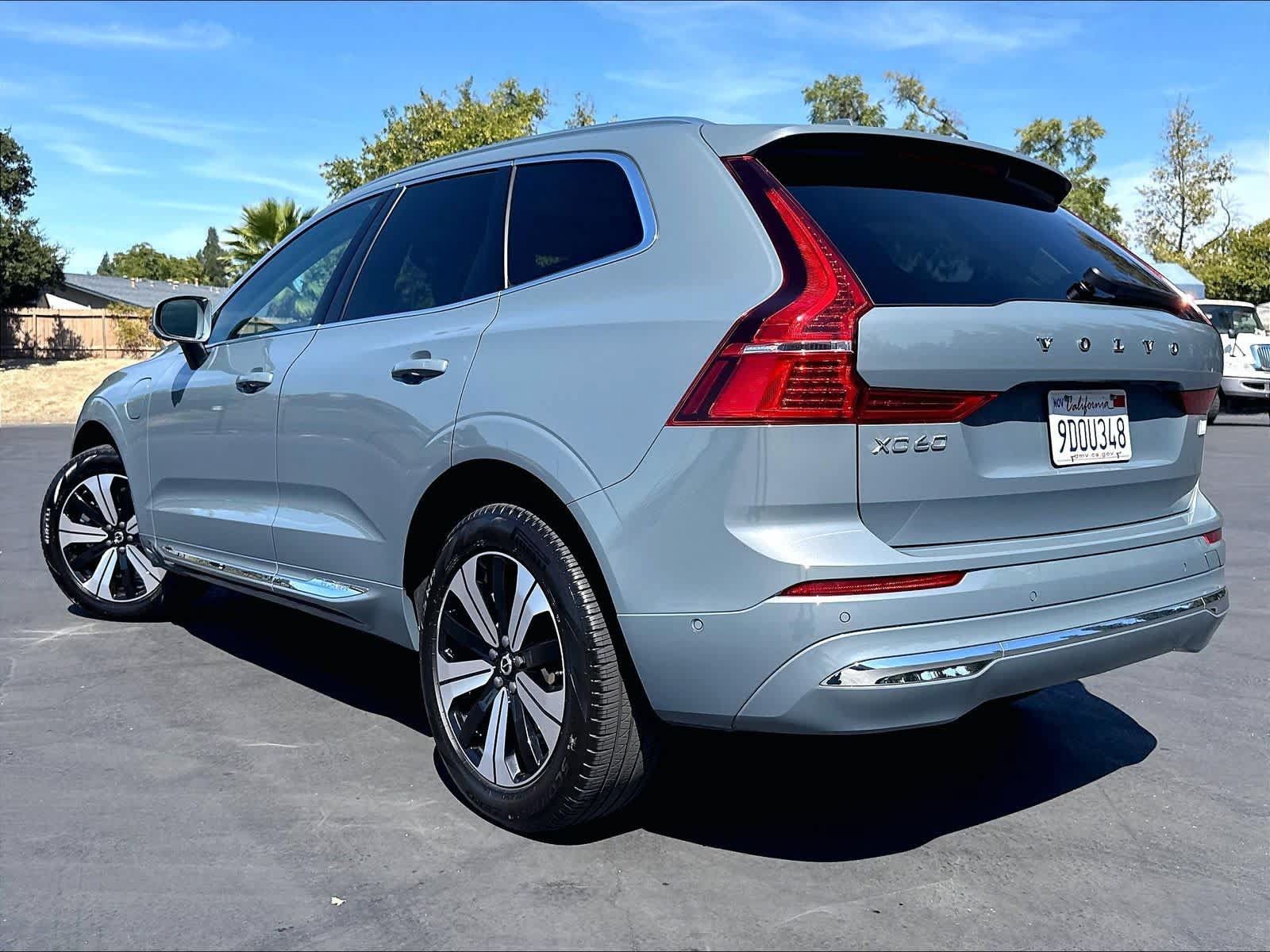 Used 2023 Volvo XC60 T8 Plus AWD/4WD image 3
