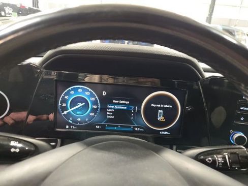 Used 2021 Hyundai Elantra SEL w/ Convenience + Premium Package image 16