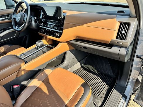 Used 2022 Nissan Pathfinder Platinum w/ Cargo Package image 6