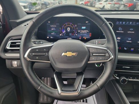 Used 2025 Chevrolet Traverse LT w/ Driver Confidence Package FWD image 17